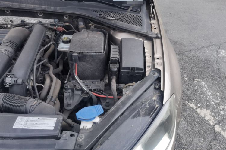 Used Volkswagen Golf 2014 1.4 TSI Manual Comfort Model Engine Bay Left