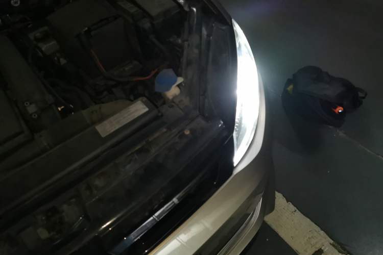Used Volkswagen Golf 2014 1.4TSI Automatic Comfort Model Engine Bay Left