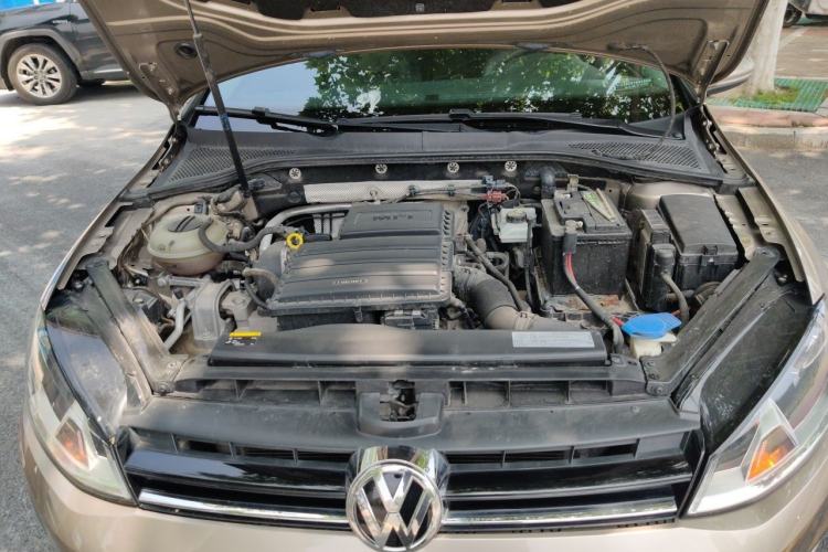 Used Volkswagen Golf 2014 1.6L Automatic Comfort Model Engine Bay