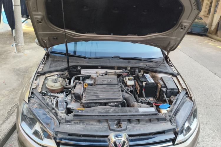 Used Volkswagen Golf 2014 1.6L Automatic Comfort Model Engine Bay