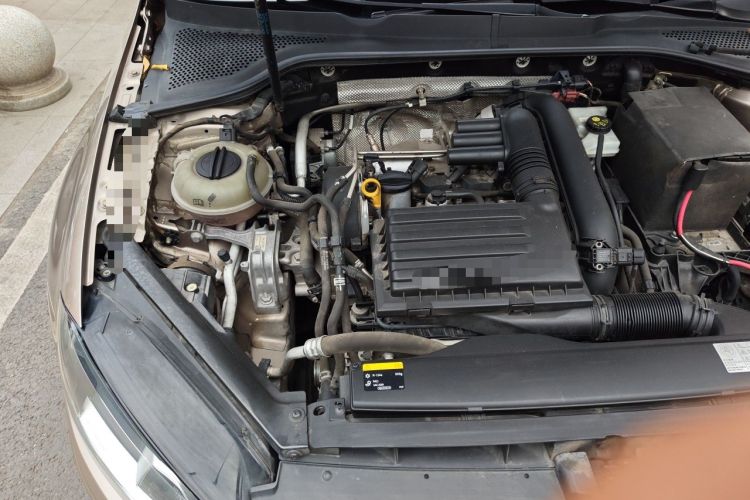 Used Volkswagen Golf 2014 1.4TSI Automatic Luxury Model Engine Bay Right