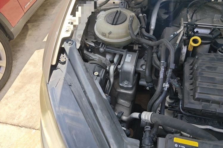 Used Volkswagen Golf 2014 1.4TSI Automatic Comfort Model Engine Bay Right