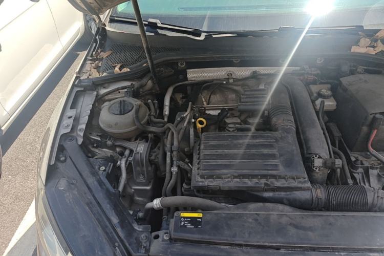 Used Volkswagen Golf 2014 1.4TSI Automatic Luxury Model Engine Bay Right