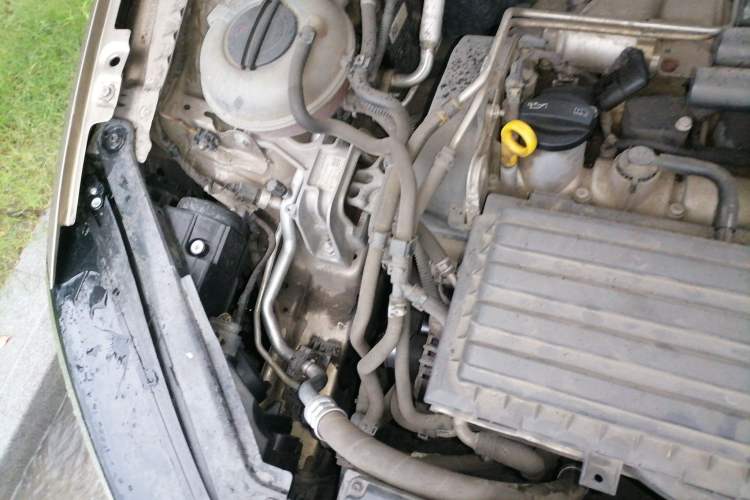 Used Volkswagen Golf 2014 1.4TSI Automatic Comfort Model Engine Bay Right