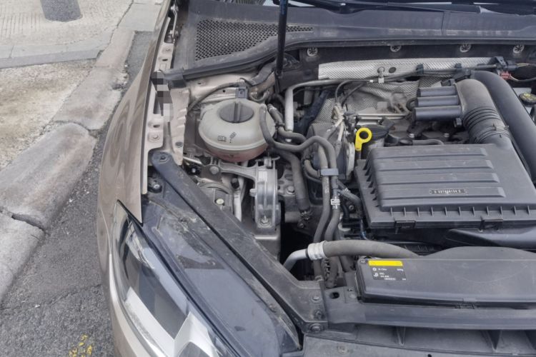 Used Volkswagen Golf 2014 1.4 TSI Manual Comfort Model Engine Bay Right
