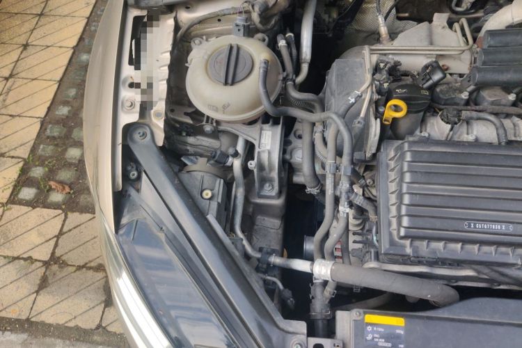 Used Volkswagen Golf 2014 1.4TSI Automatic Comfort Model Engine Bay Right
