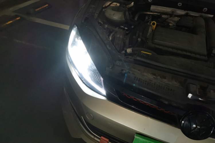 Used Volkswagen Golf 2014 1.4TSI Automatic Comfort Model Engine Bay Right