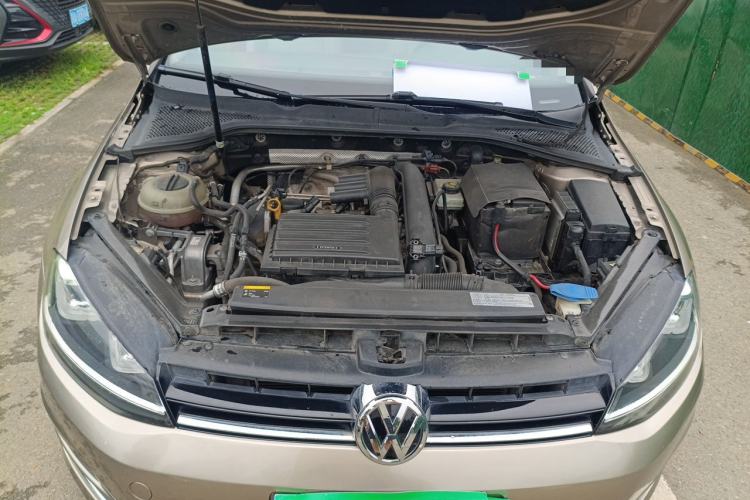 Used Volkswagen Golf 2014 1.4TSI Automatic Luxury Model Engine Bay
