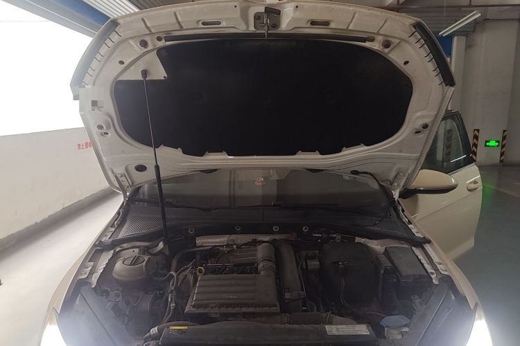Used Volkswagen Golf 2014 1.4TSI Automatic Comfort Model Engine Bay