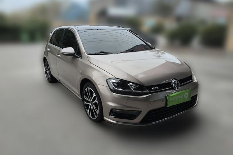 Used Volkswagen Golf 2014 1.4TSI Automatic Luxury Model Front Right 45 Deg