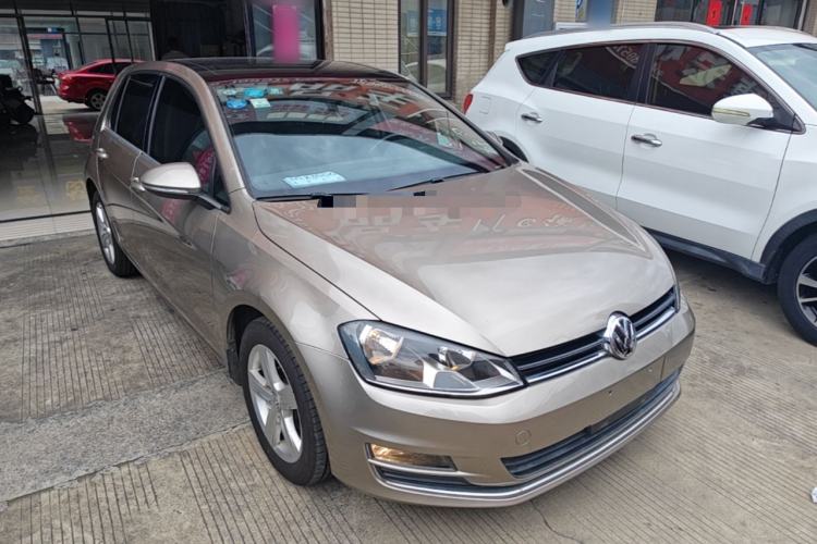 Used Volkswagen Golf 2014 1.4TSI Automatic Comfort Model Front Right 45 Deg