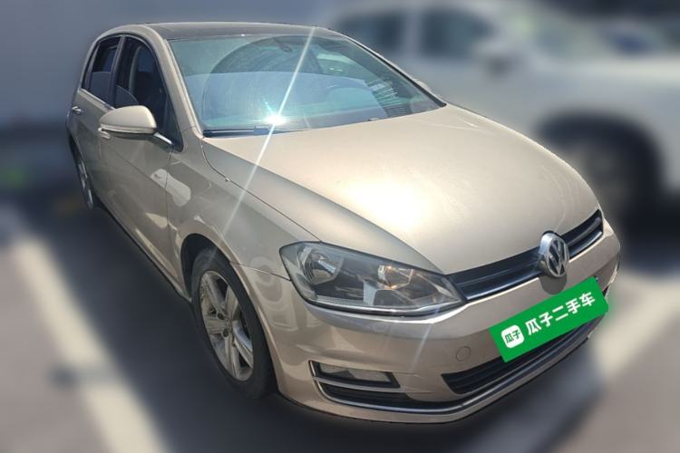 Used Volkswagen Golf 2014 1.4TSI Automatic Luxury Model Front Right 45 Deg