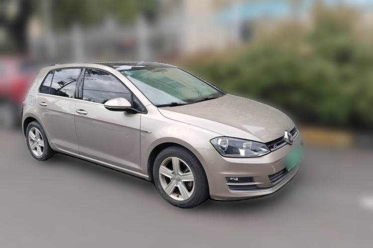 Used Volkswagen Golf 2014 1.6L Automatic Comfort Model Front Right 45 Deg