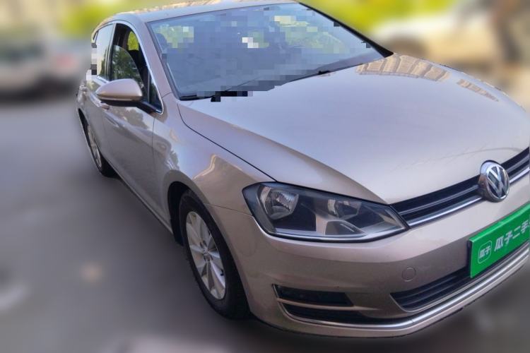 Used Volkswagen Golf 2014 1.6L Manual Fashion Edition Front Right 45 Deg