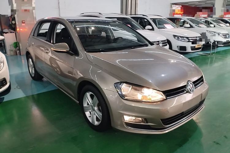 Used Volkswagen Golf 2014 1.4TSI Automatic Comfort Model Front Right 45 Deg