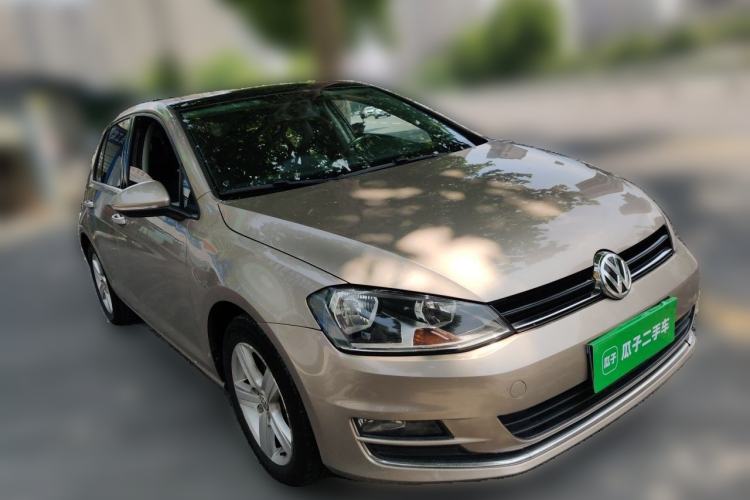 Used Volkswagen Golf 2014 1.6L Automatic Comfort Model Front Right 45 Deg