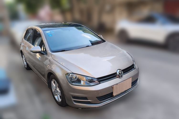 Used Volkswagen Golf 2014 1.6L Automatic Comfort Model Front Right 45 Deg