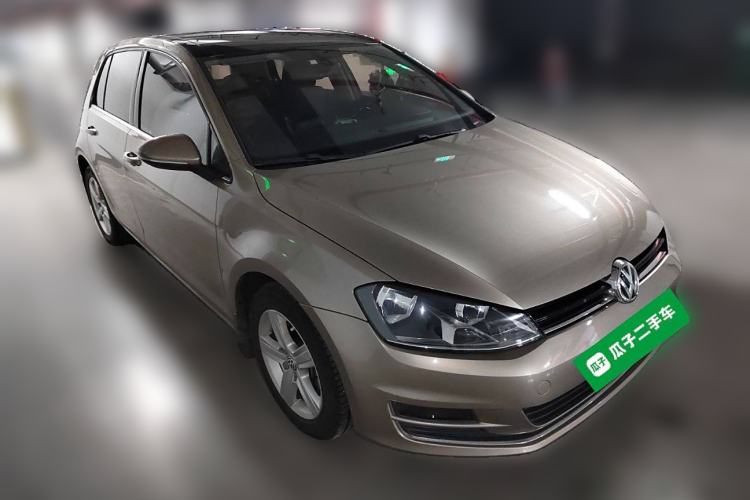 Used Volkswagen Golf 2014 1.4TSI Automatic Luxury Model Front Right 45 Deg