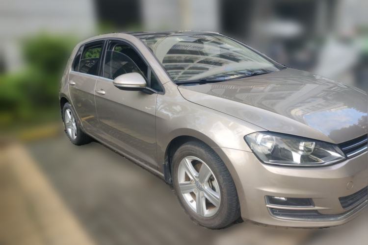 Used Volkswagen Golf 2014 1.4TSI Automatic Comfort Model Front Right 45 Deg