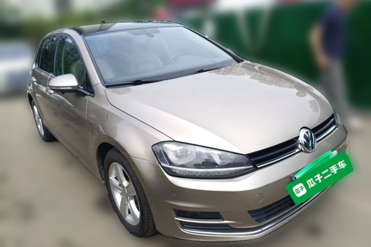 Used Volkswagen Golf 2014 1.4TSI Automatic Luxury Model Front Right 45 Deg