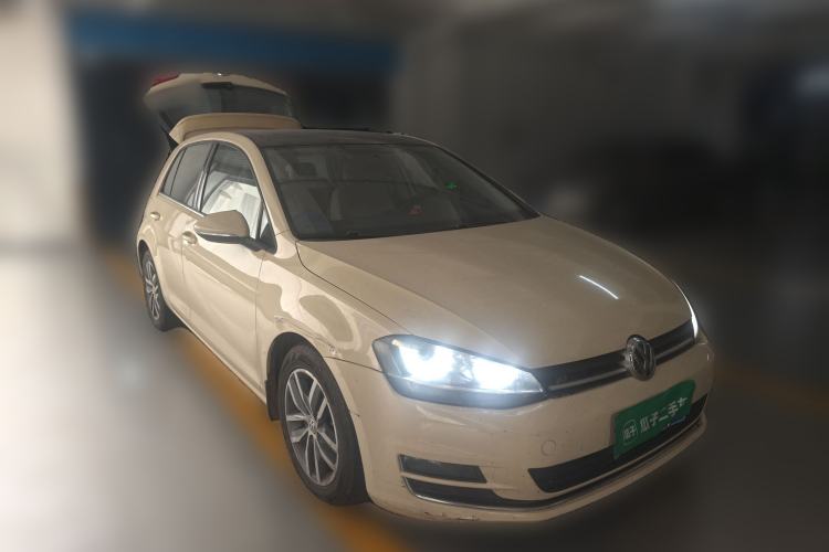 Used Volkswagen Golf 2014 1.4TSI Automatic Comfort Model Front Right 45 Deg