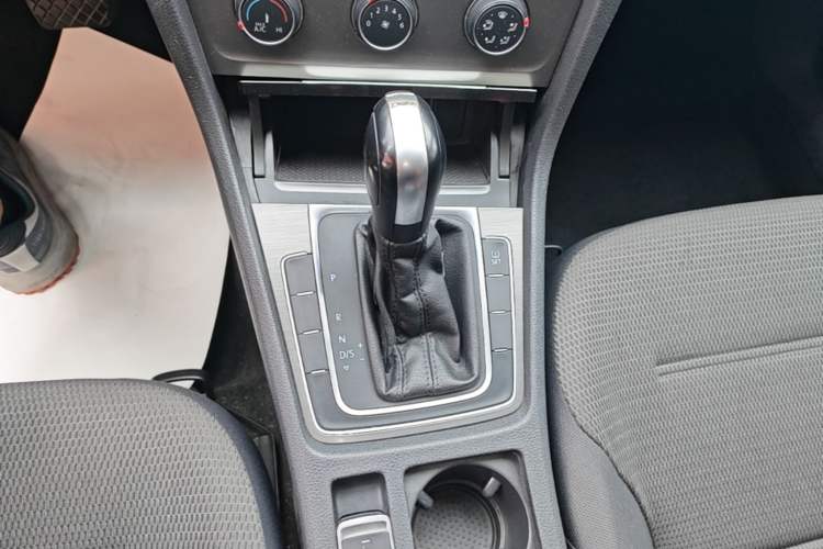 Used Volkswagen Golf 2014 1.4TSI Automatic Comfort Model Gear Lever