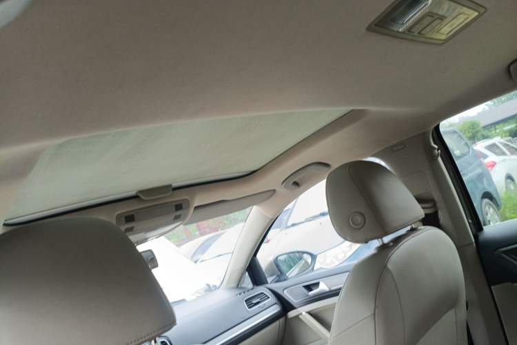 Used Volkswagen Golf 2014 1.4TSI Automatic Luxury Model Headliner
