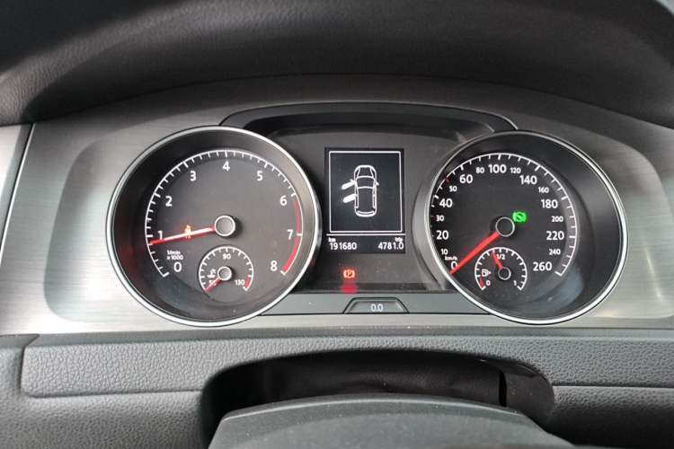 Used Volkswagen Golf 2014 1.4TSI Automatic Luxury Model Instrument Cluster