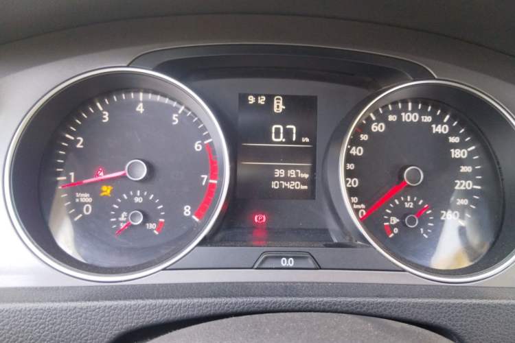 Used Volkswagen Golf 2014 1.6L Manual Fashion Edition Instrument Cluster
