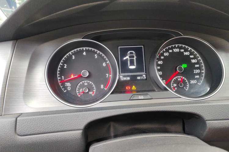 Used Volkswagen Golf 2014 1.4TSI Automatic Comfort Model Instrument Cluster