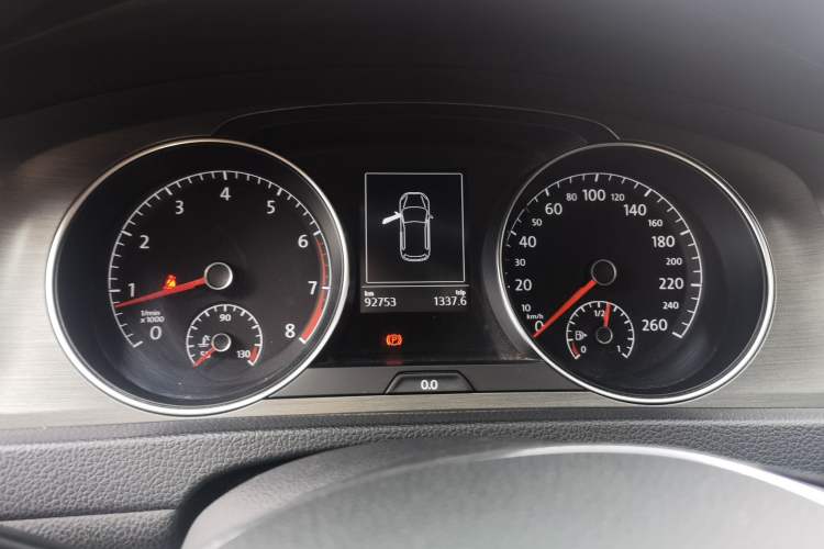 Used Volkswagen Golf 2014 1.4 TSI Manual Comfort Model Instrument Cluster