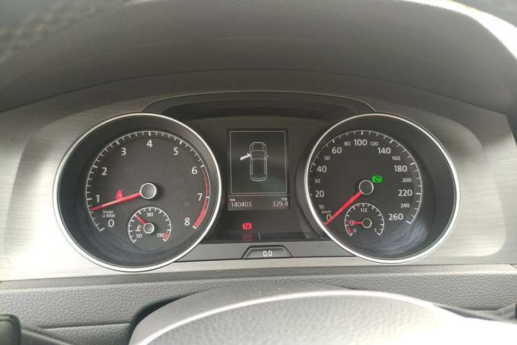 Used Volkswagen Golf 2014 1.4TSI Automatic Luxury Model Instrument Cluster