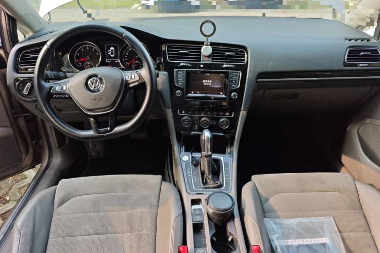 Used Volkswagen Golf 2014 1.4TSI Automatic Flagship Model Interior 2