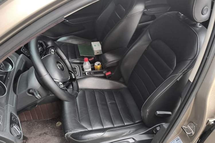Used Volkswagen Golf 2014 1.4TSI Automatic Luxury Model Left Front Seat