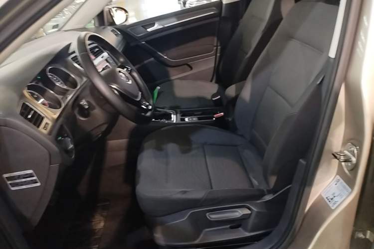 Used Volkswagen Golf 2014 1.4TSI Automatic Comfort Model Left Front Seat