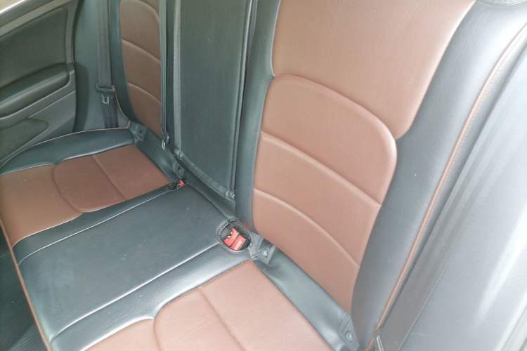 Used Volkswagen Golf 2014 1.4TSI Automatic Comfort Model Left Rear Seat