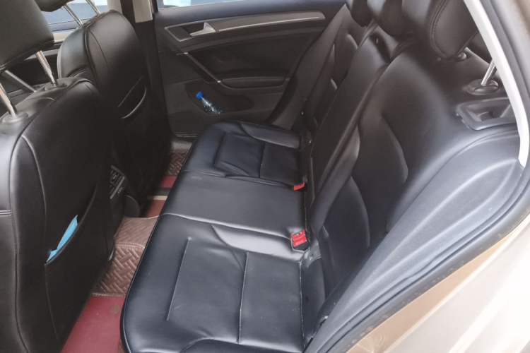 Used Volkswagen Golf 2014 1.6L Automatic Comfort Model Left Rear Seat