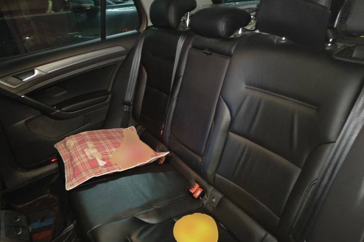 Used Volkswagen Golf 2014 1.6L Automatic Comfort Model Left Rear Seat