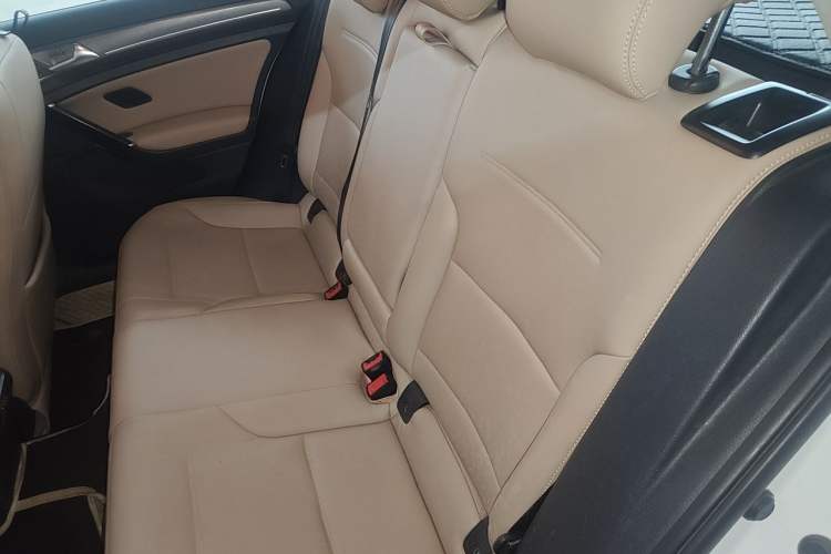 Used Volkswagen Golf 2014 1.4TSI Automatic Comfort Model Left Rear Seat