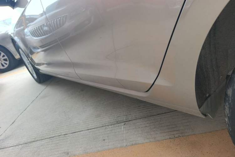 Used Volkswagen Golf 2014 1.4TSI Automatic Comfort Model Left Side Sill