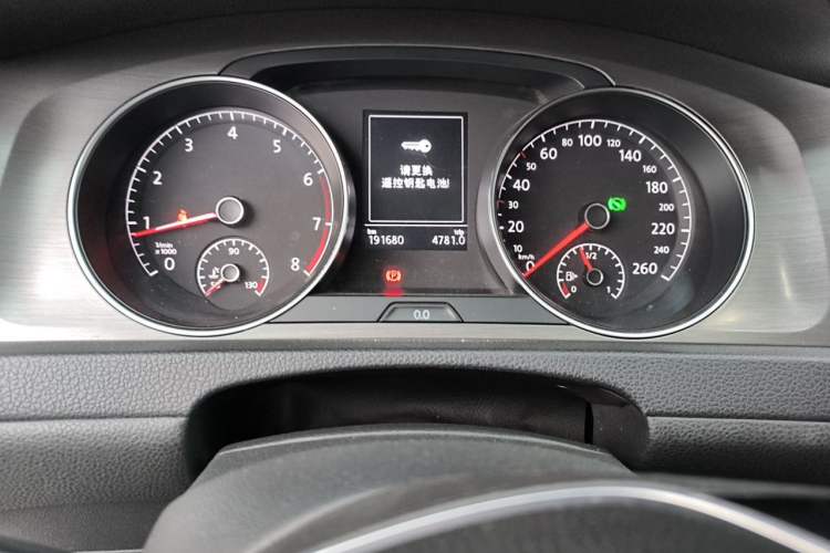 Used Volkswagen Golf 2014 1.4TSI Automatic Luxury Model Odometer Close Up