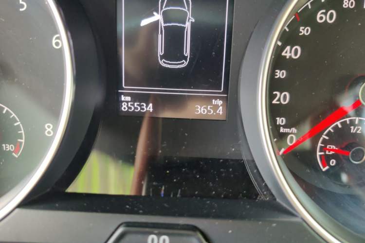 Used Volkswagen Golf 2014 1.6L Automatic Comfort Model Odometer Close Up