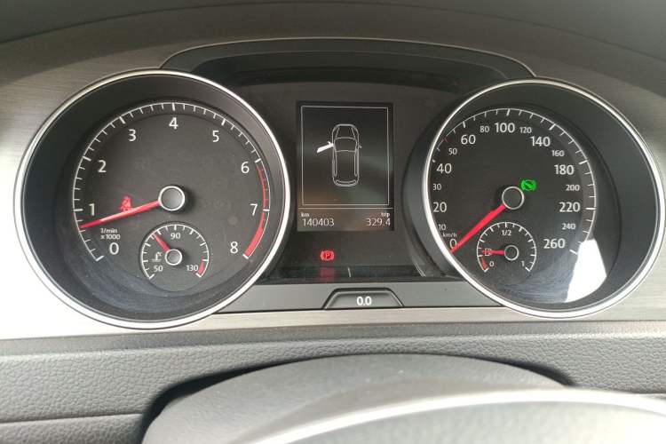 Used Volkswagen Golf 2014 1.4TSI Automatic Luxury Model Odometer Close Up