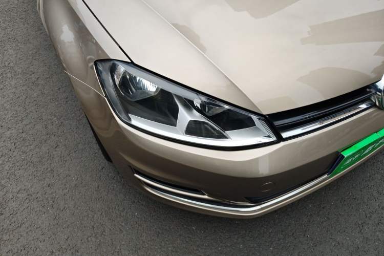 Used Volkswagen Golf 2014 1.4TSI Automatic Luxury Model Right Front Headlight