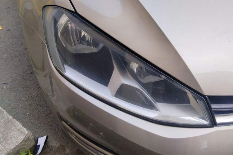 Used Volkswagen Golf 2014 1.6L Manual Fashion Edition Right Front Headlight