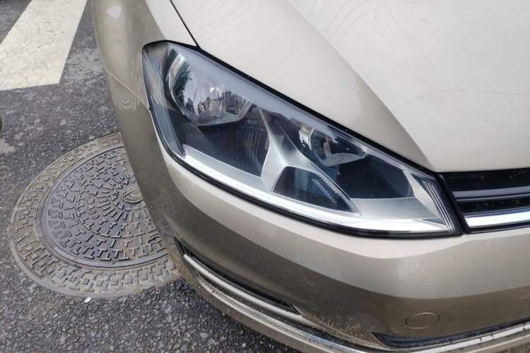 Used Volkswagen Golf 2014 1.4TSI Automatic Comfort Model Right Front Headlight