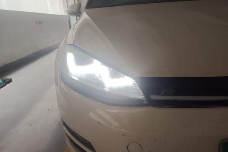 Used Volkswagen Golf 2014 1.4TSI Automatic Comfort Model Right Front Headlight
