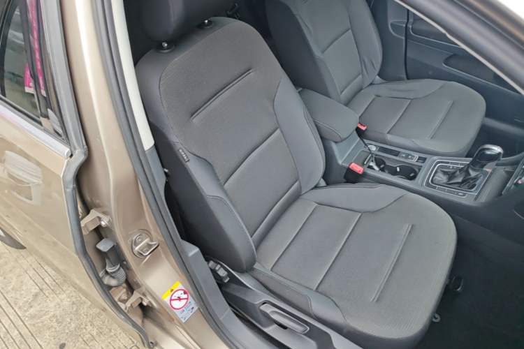 Used Volkswagen Golf 2014 1.4TSI Automatic Comfort Model Right Front Seat
