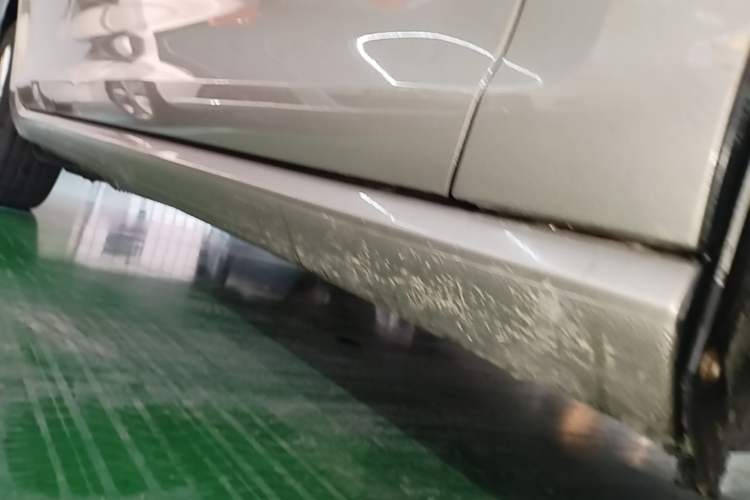 Used Volkswagen Golf 2014 1.4TSI Automatic Comfort Model Right Side Sill