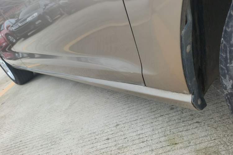 Used Volkswagen Golf 2014 1.4TSI Automatic Comfort Model Right Side Sill